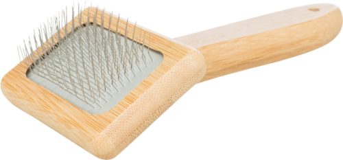 Trixie Soft Brush | Szögletes puha kefe bambusz nyéllel – 7 × 16 cm
