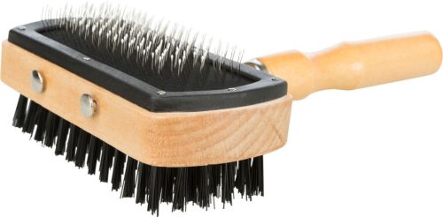 Trixie Double-Sided Wood Brush | Kétoldalas kefe fa nyéllel kutyák részére – 10 × 18 cm