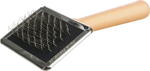 Trixie Wood Soft Brush | Puha kefe fa nyéllel kutyák és macskák részére – 11 × 14 cm