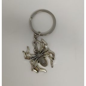 Kulcstartó – ezüst színű pók mintával